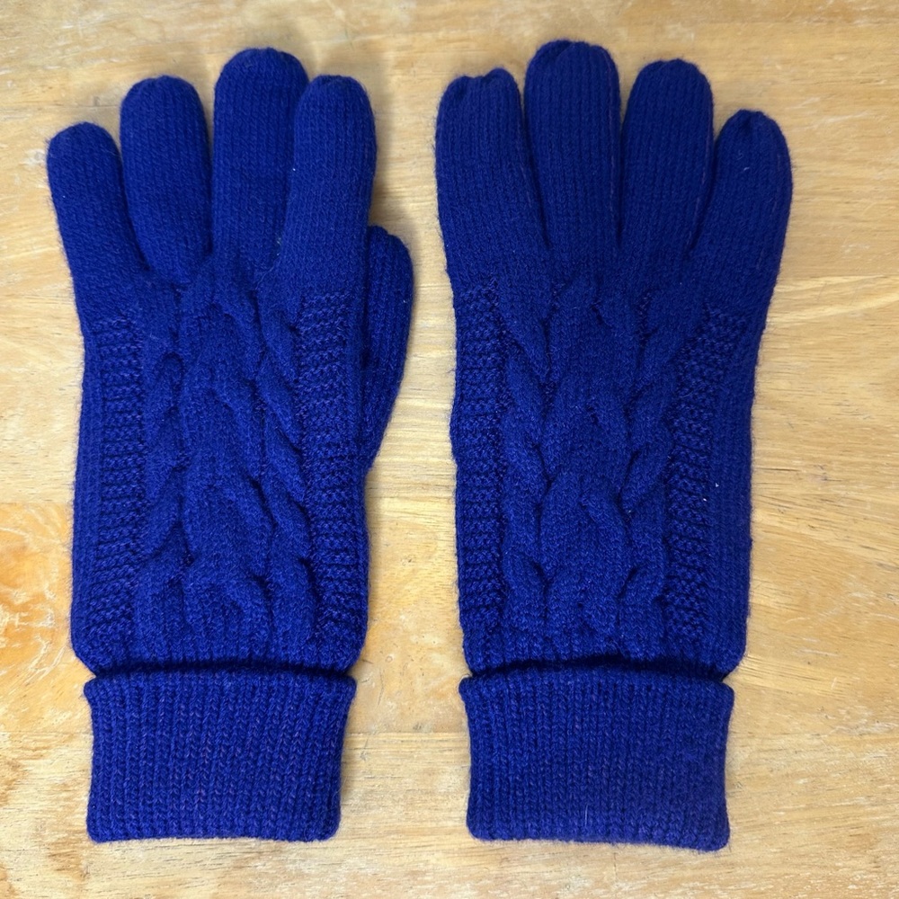 Isotoner Blue Winter Cold Water Gloves Cable-Knitted Leather Patch One Size - Picture 2 of 6